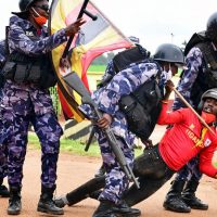 UGANDA: MUSEVENI AAGIZA WALIOKAMATWA KIPINDI CHA UCHAGUZI WAAINISHWE
