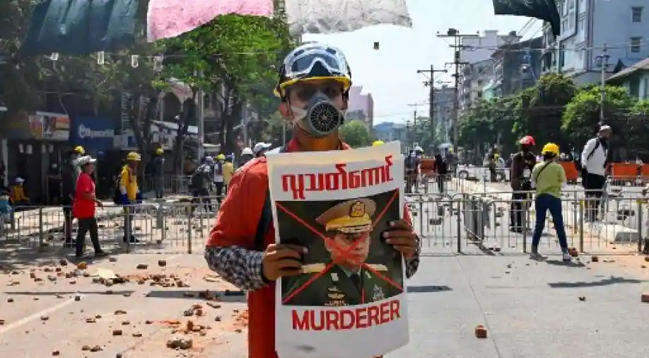 You are currently viewing MYANMAR: KIONGOZI WA CHAMA CHA NLD AFARIKI AKIWA MIKONONI MWA POLISI