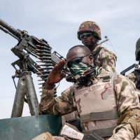 NIGERIA: RAIS AWAPA RUHUSA WANAJESHI YA KUWAPIGA RISASI WAMILIKI WA BUNDUKI AK-47